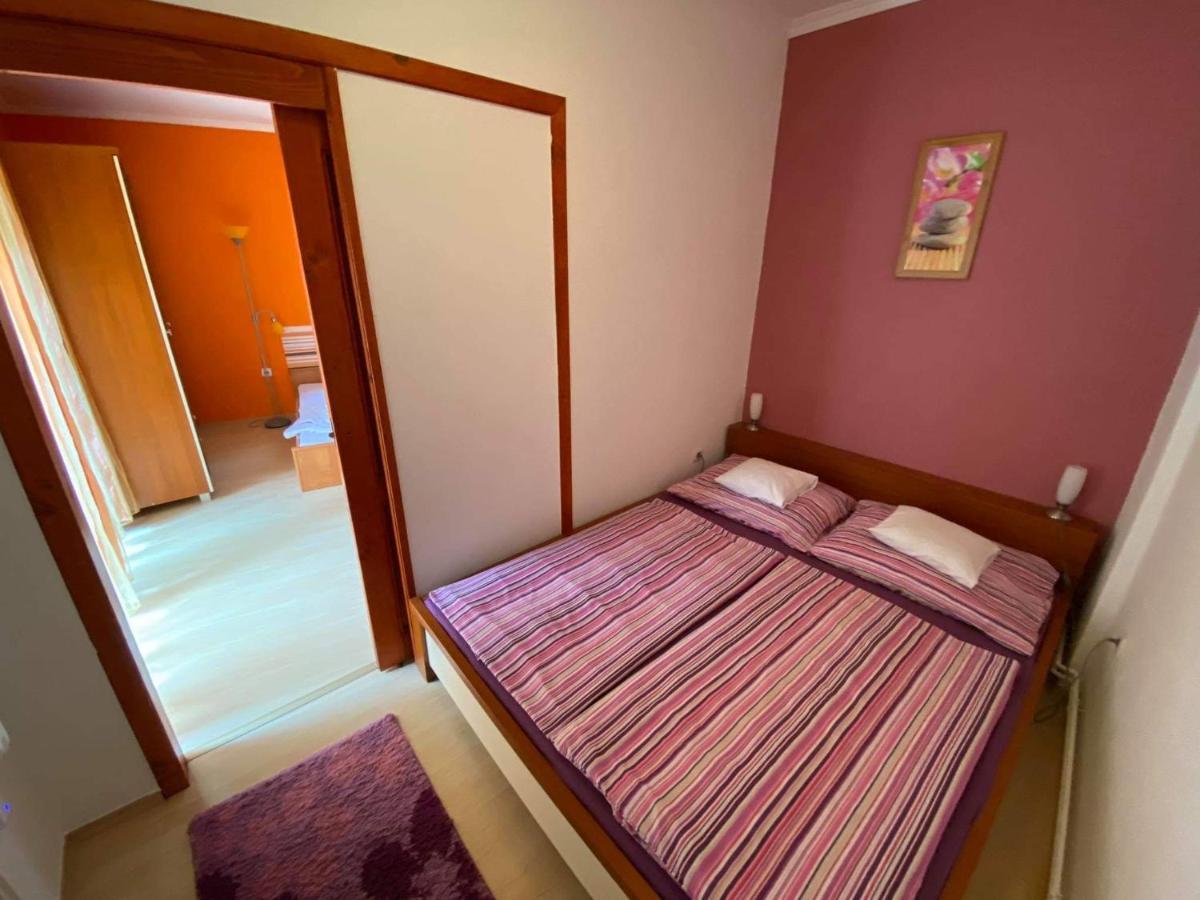 Hellasz Apartman Gyula Bagian luar foto